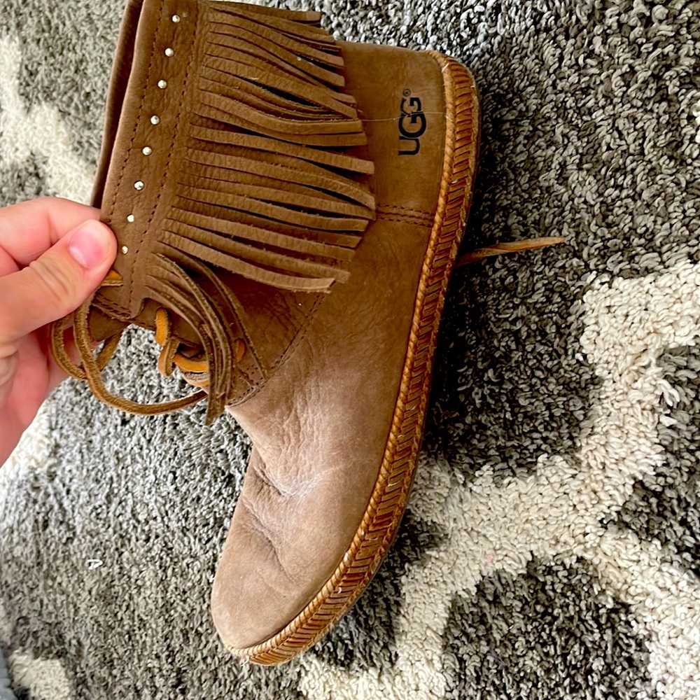Ugg moccasin boots size 7 tan